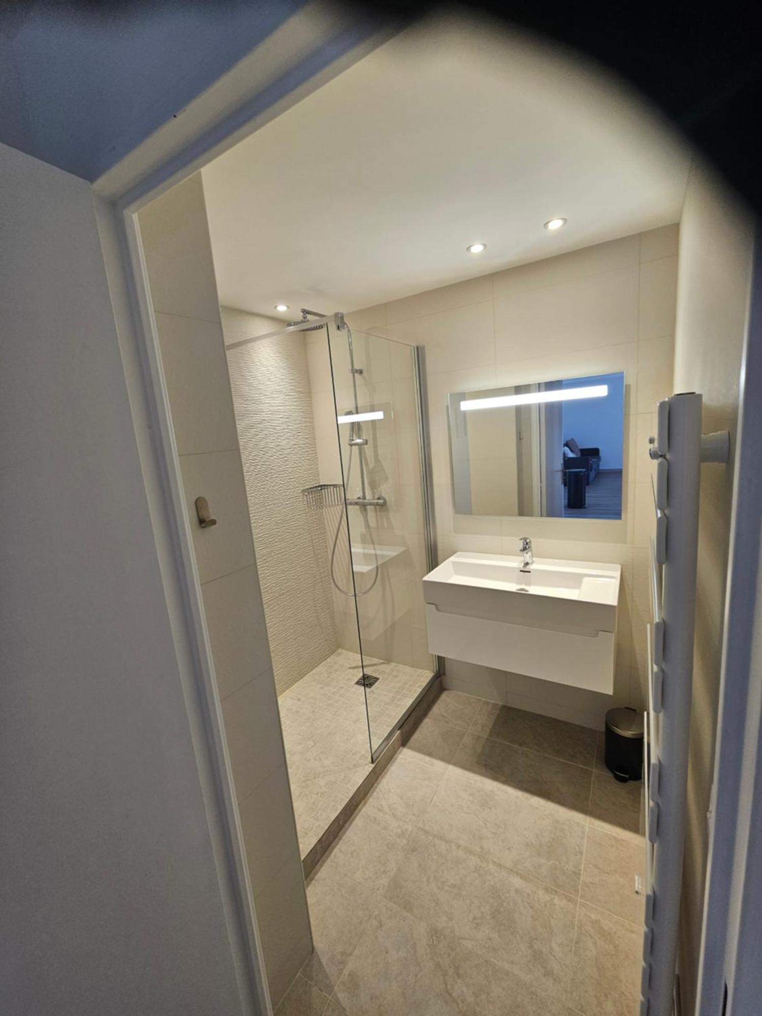 Beautiful 1 Bedroom Flat Nice Buitenkant foto
