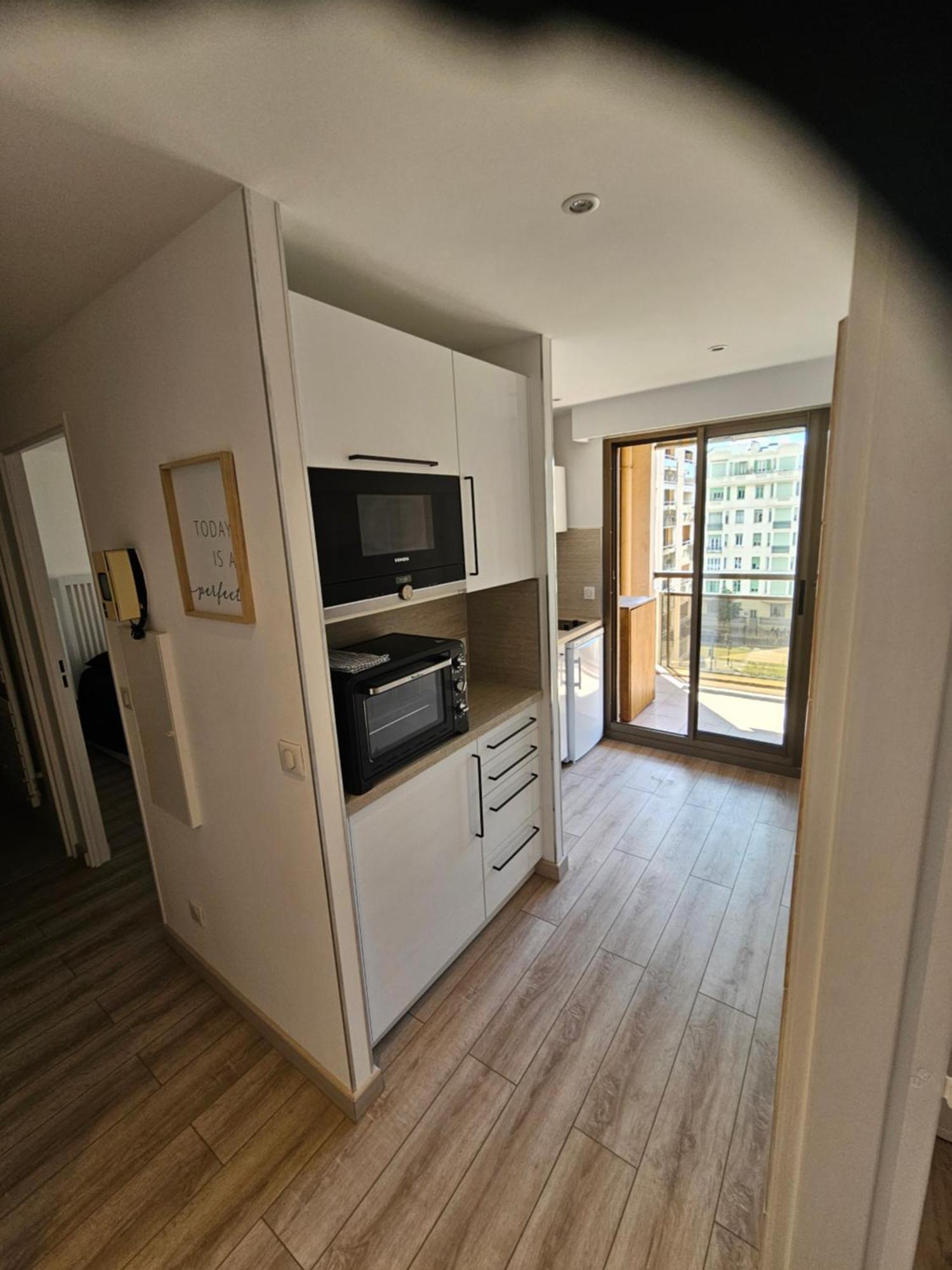 Beautiful 1 Bedroom Flat Nice Buitenkant foto
